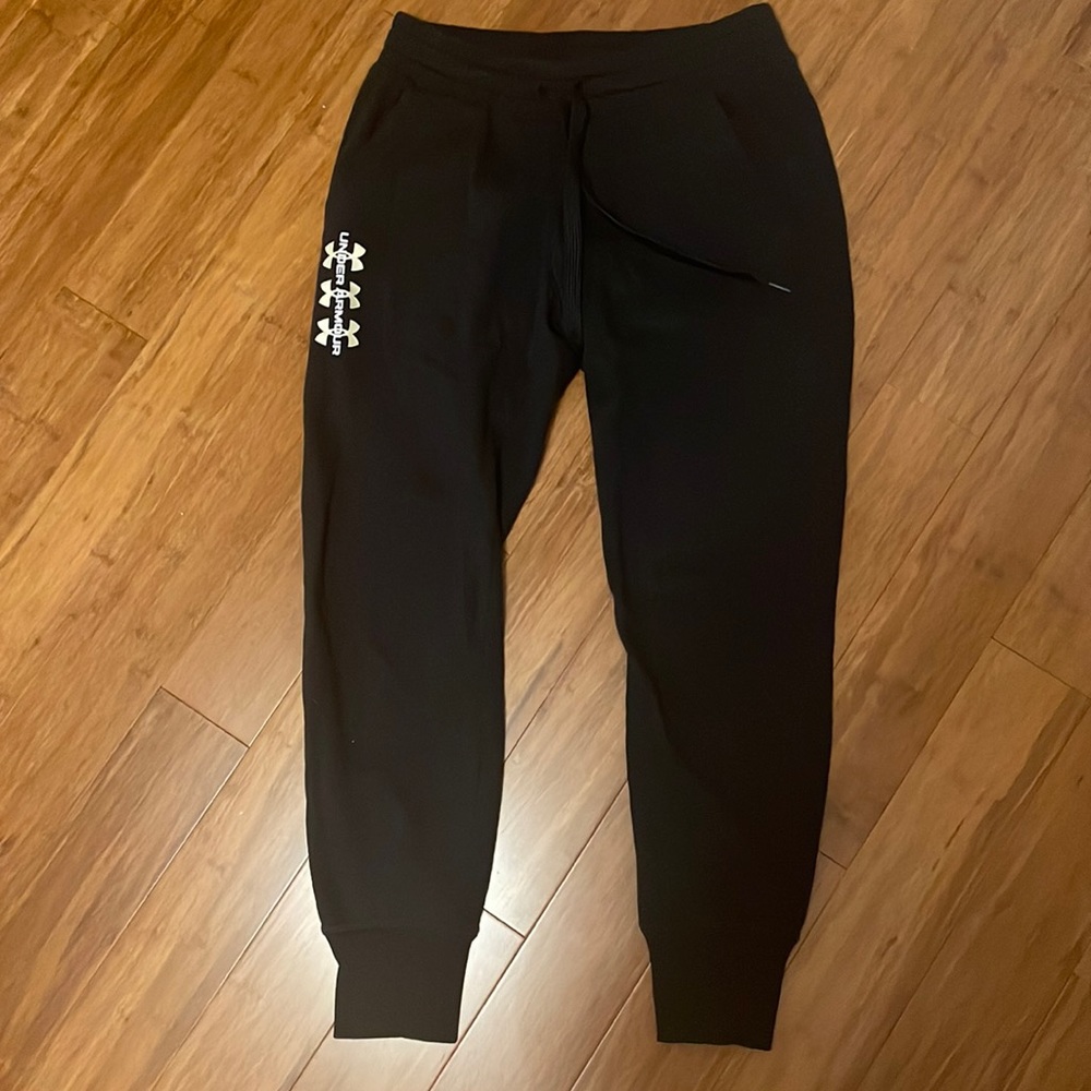 under armour black sweat pants!